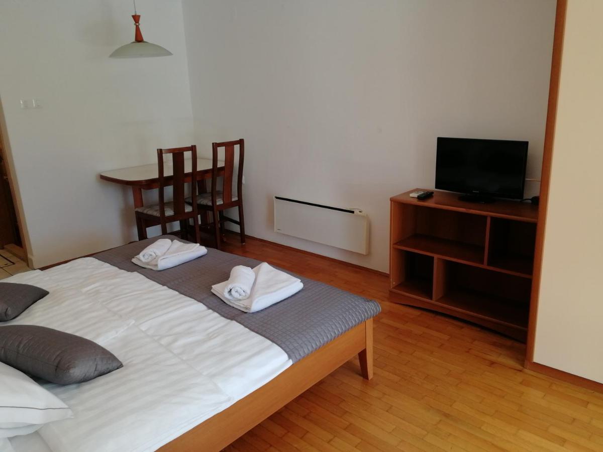 Apartmaji Z Fizine ปอร์โตรอซ ภายนอก รูปภาพ